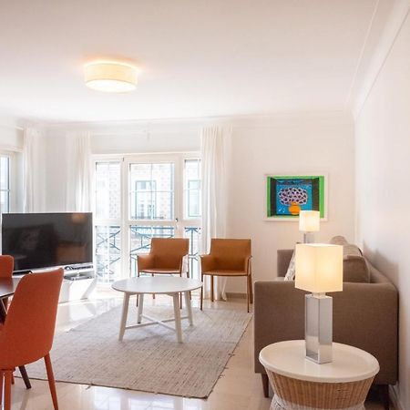 Stylish Apartment With Parking By Lovelystay Lisboa Εξωτερικό φωτογραφία