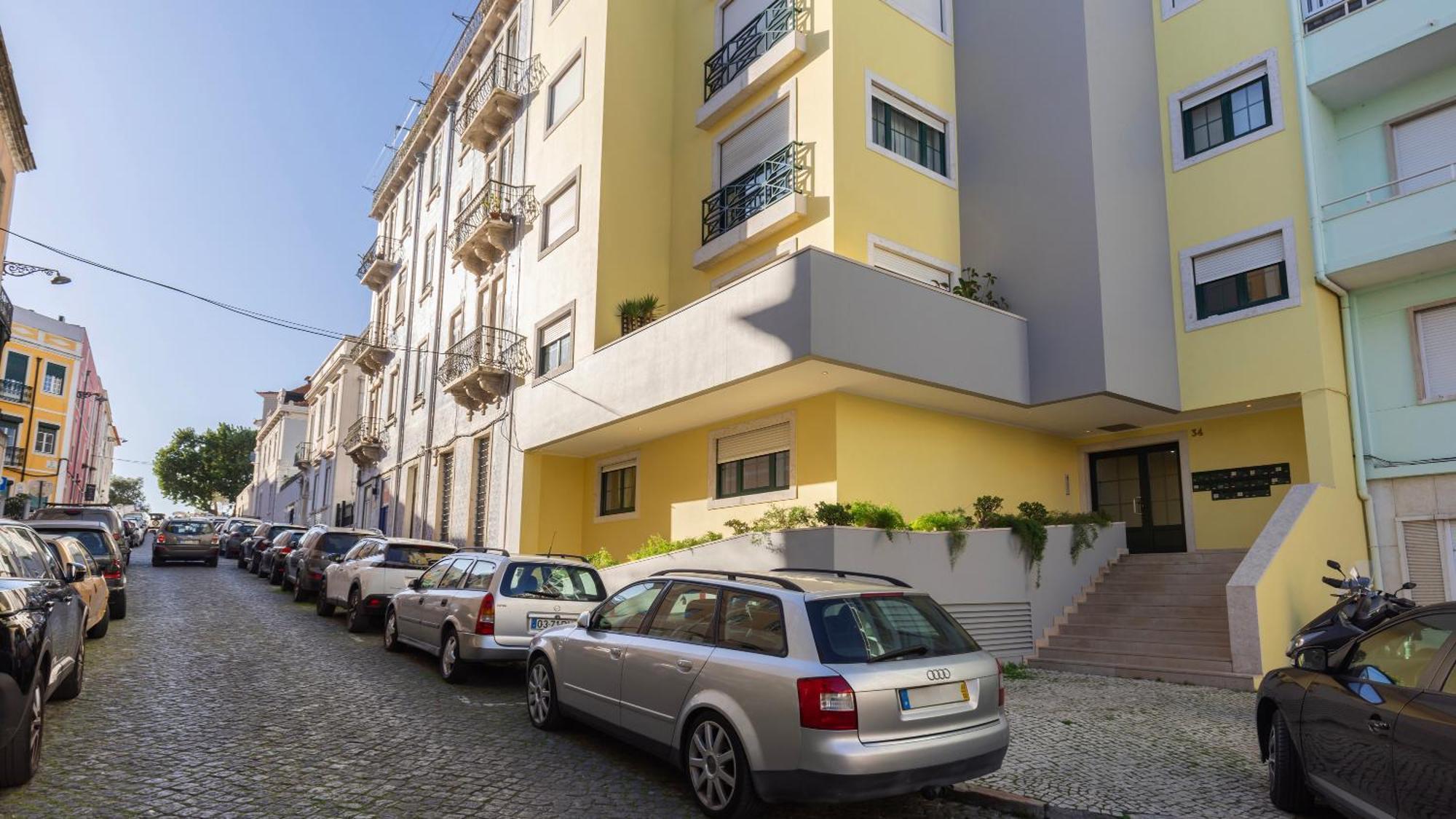 Stylish Apartment With Parking By Lovelystay Lisboa Εξωτερικό φωτογραφία