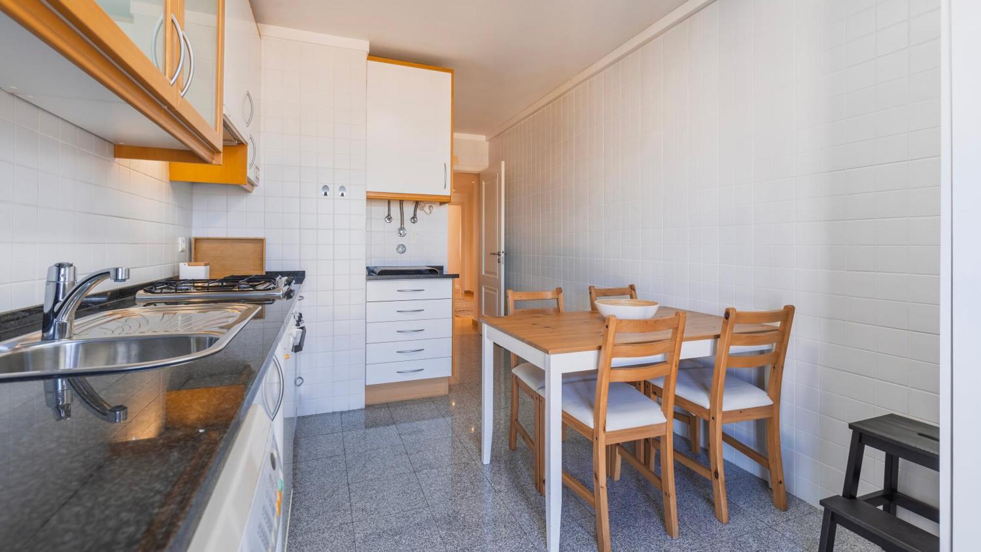 Stylish Apartment With Parking By Lovelystay Lisboa Εξωτερικό φωτογραφία