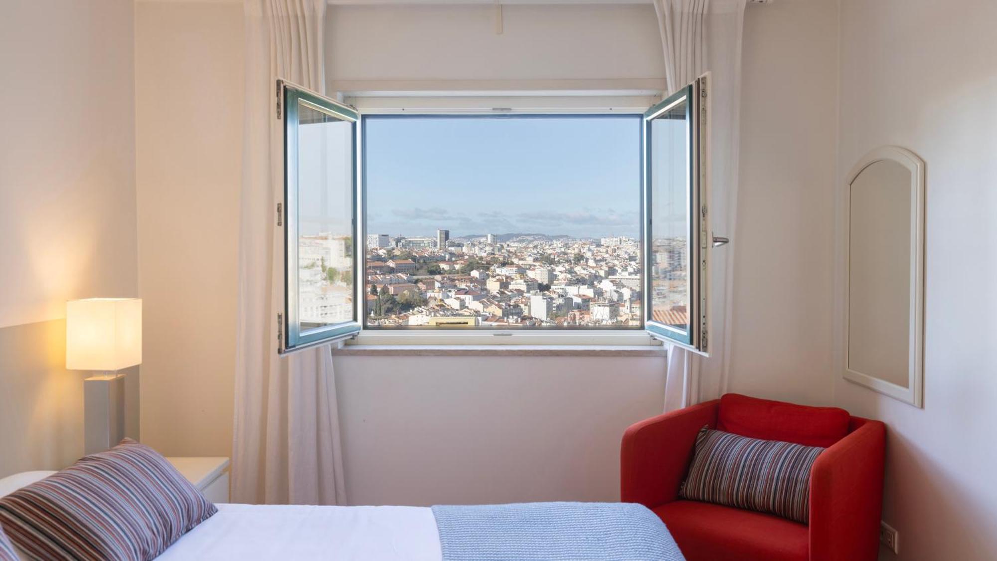 Stylish Apartment With Parking By Lovelystay Lisboa Εξωτερικό φωτογραφία